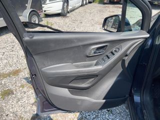 2019 Chevrolet Trax LS - Driver's Front Door Image